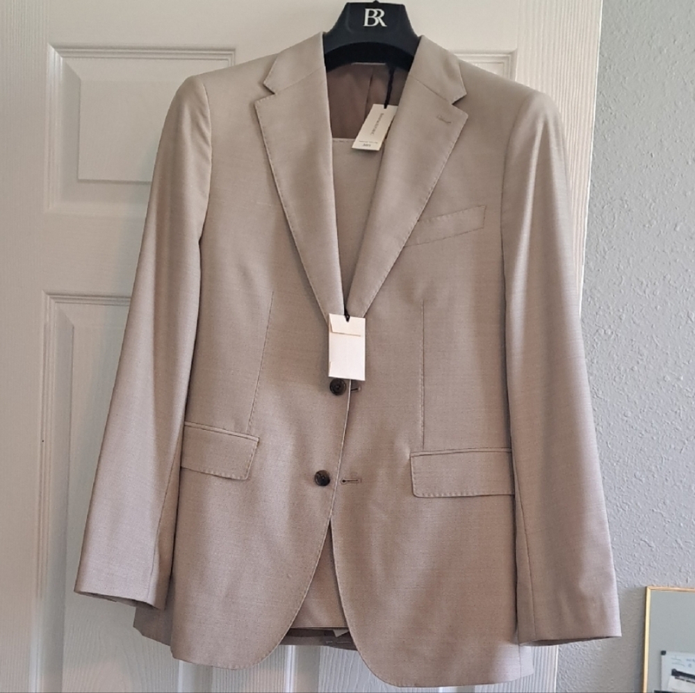 Suit 7/28
